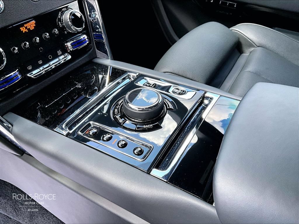 Certified 2021 Rolls-Royce Cullinan AWD/4WD image 15
