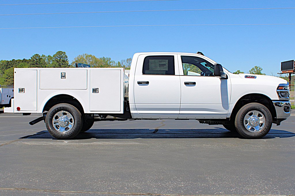 Used 2026 RAM 3500 Tradesman w/ Chrome Appearance Group A AWD/4WD image 6