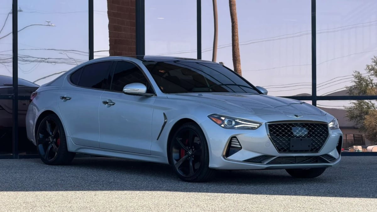 Used 2019 Genesis G70 3.3T Advanced w/ Sport Package RWD image 14