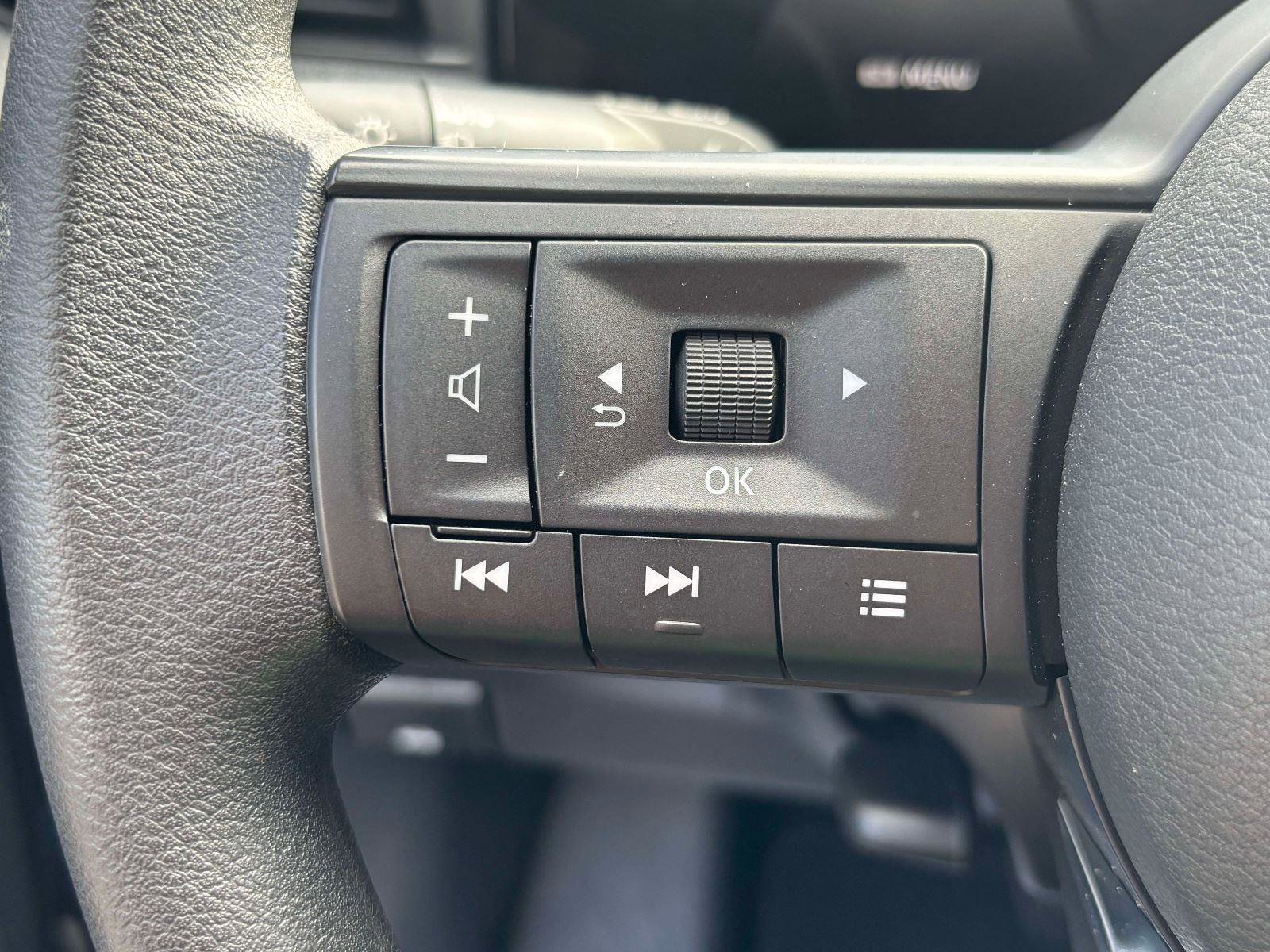 Used 2025 Nissan Kicks SV image 22