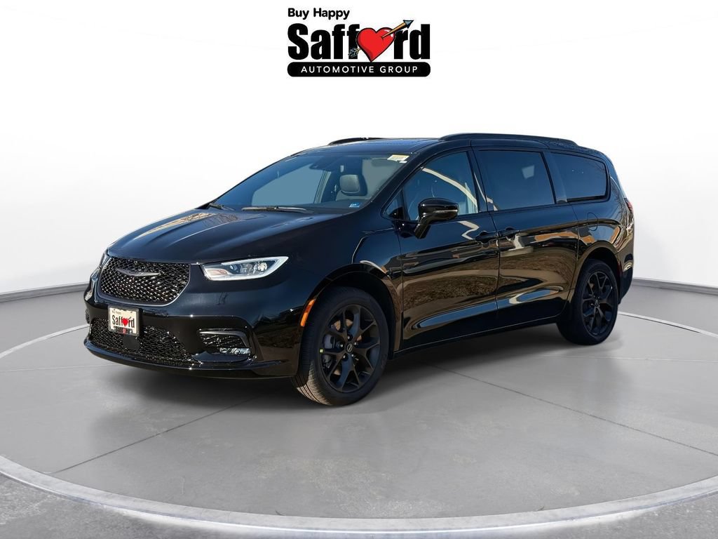 New 2026 Chrysler Pacifica Limited w/ S Appearance Package