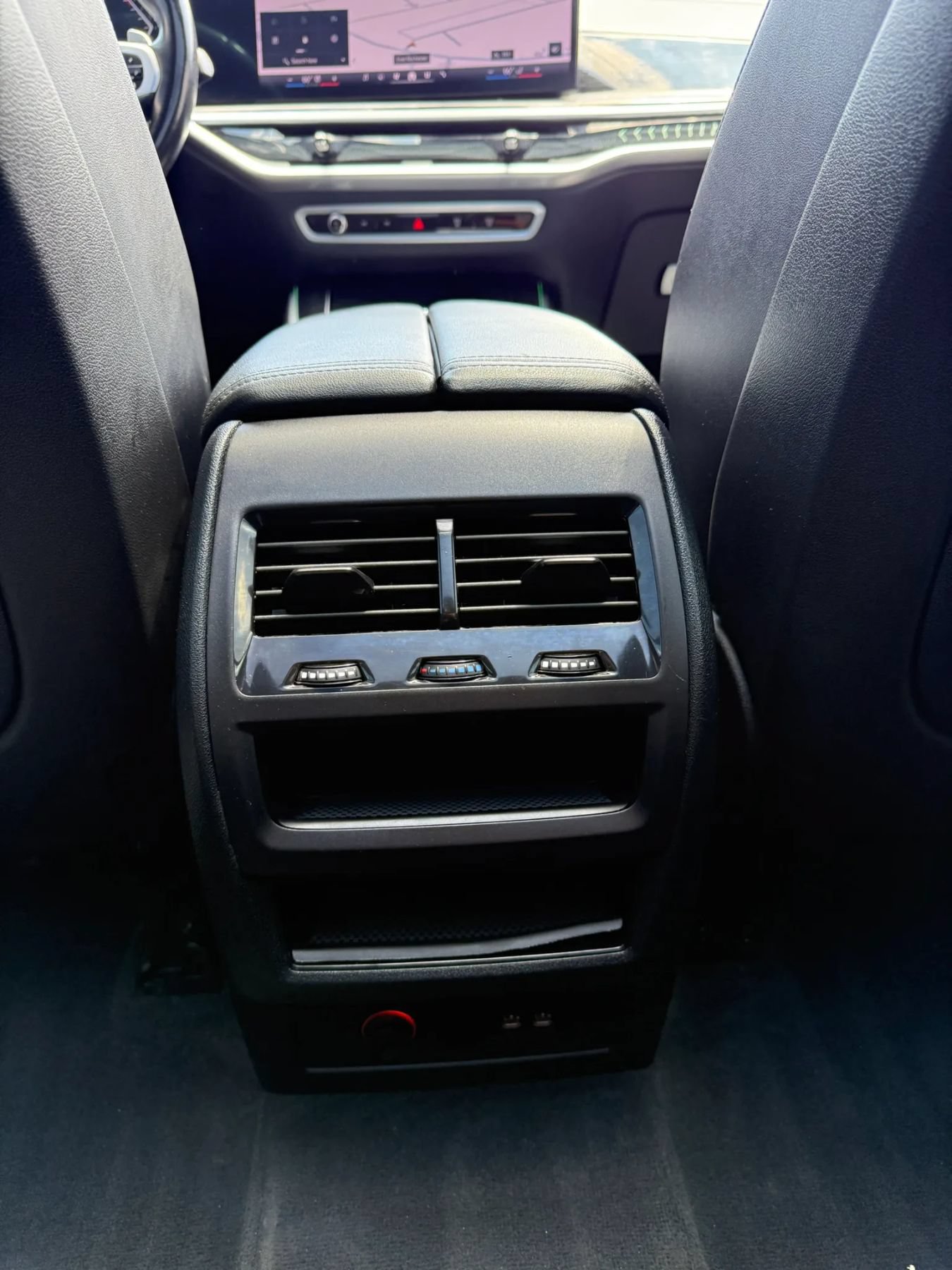 Used 2024 BMW X5 xDrive40i w/ M Sport Package AWD/4WD image 36
