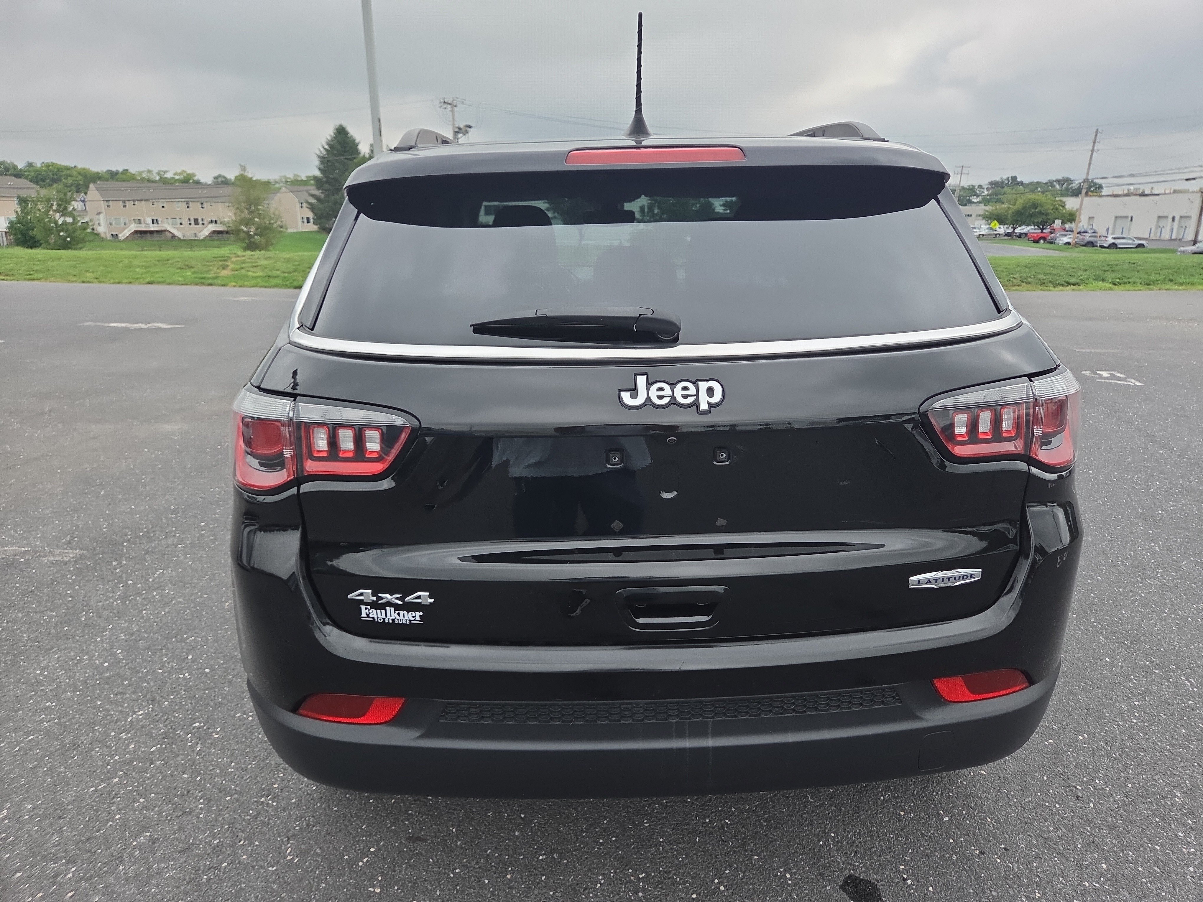 Used 2019 Jeep Compass Latitude w/ Cold Weather Group AWD/4WD image 14
