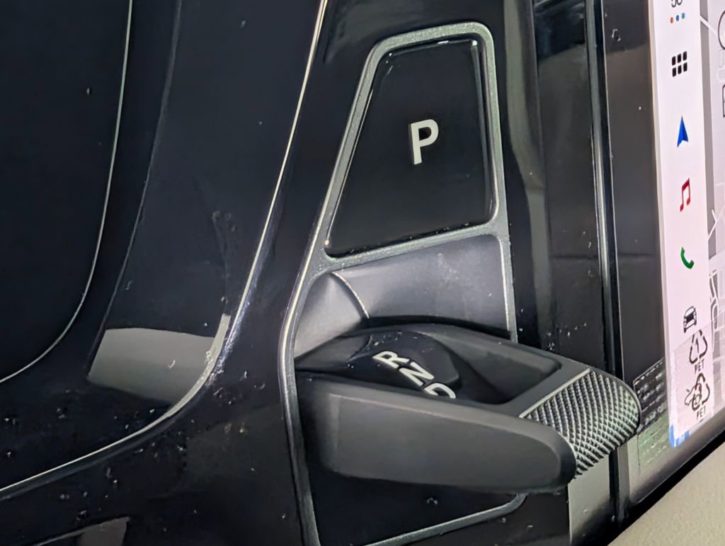 New 2026 Porsche Macan 4 Electric image 37