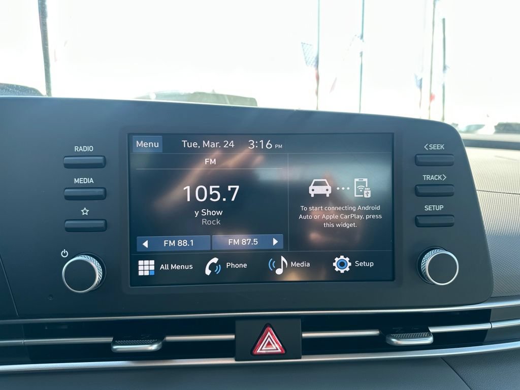 Used 2026 Hyundai Elantra SE FWD image 26