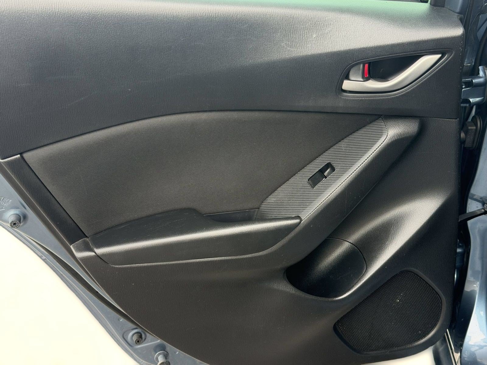 Used 2015 MAZDA MAZDA3 i Sport FWD image 29