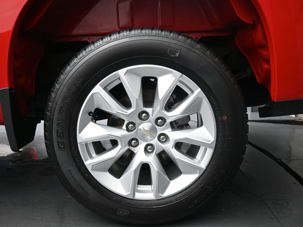 Used 2020 Chevrolet Silverado 1500 Custom w/ Custom Value Package image 15