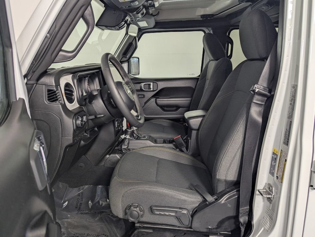 Used 2025 Jeep Wrangler Unlimited Sport AWD/4WD image 13