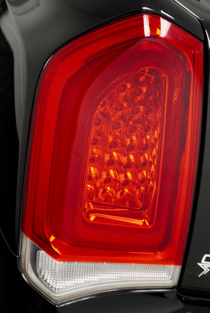 Used 2016 Chrysler 300 Limited w/ Driver Convenience Group image 36