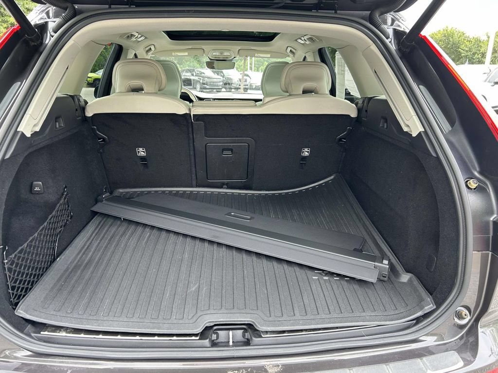 Used 2023 Volvo XC60 B5 Ultimate w/ Climate Package AWD/4WD image 10