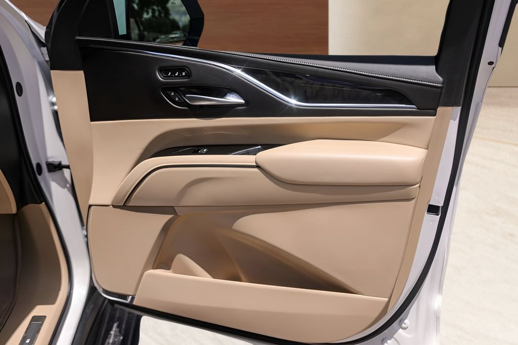 Certified 2023 Cadillac Escalade Premium Luxury w/ Performance Package AWD/4WD image 30