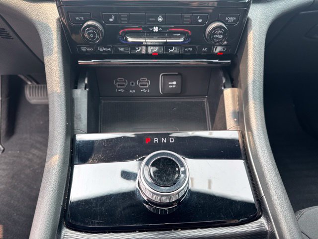 Used 2025 Jeep Grand Cherokee Laredo X w/ Luxury Tech Group I AWD/4WD image 38