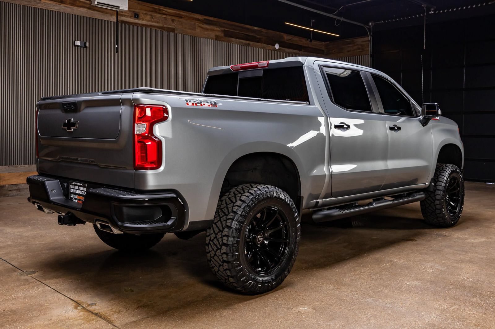 Used 2025 Chevrolet Silverado 1500 LT Trail Boss w/ Convenience Package II AWD/4WD image 10