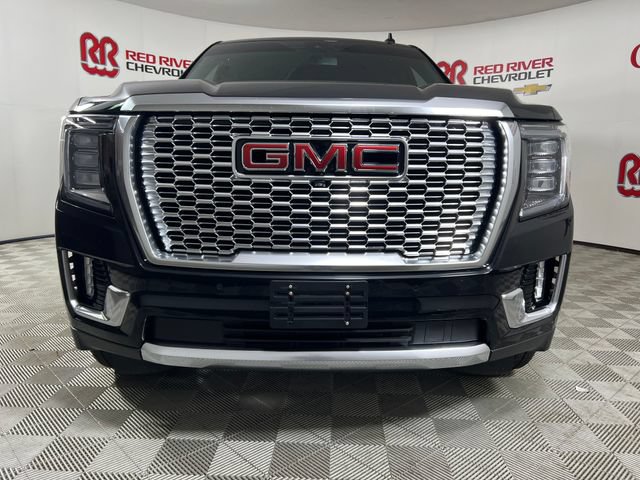 Used 2022 GMC Yukon Denali RWD image 2