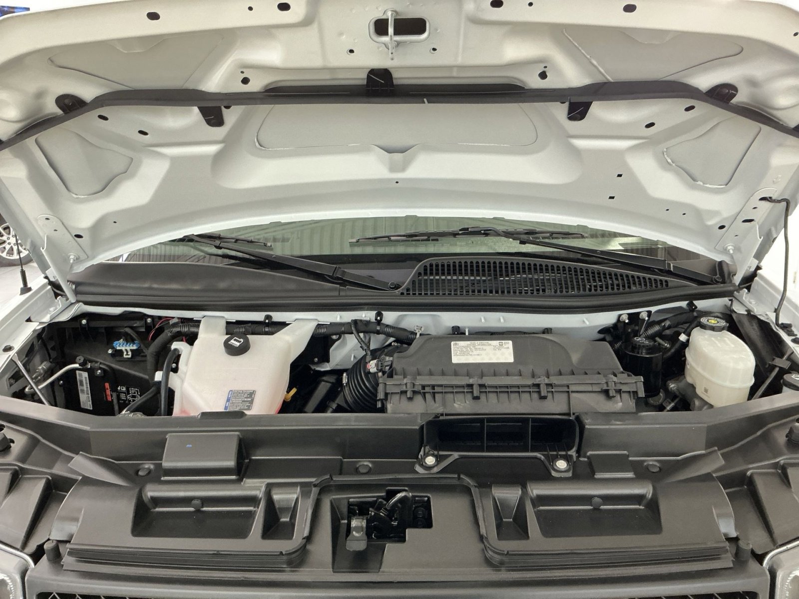 New 2026 Chevrolet Express 2500 RWD image 33