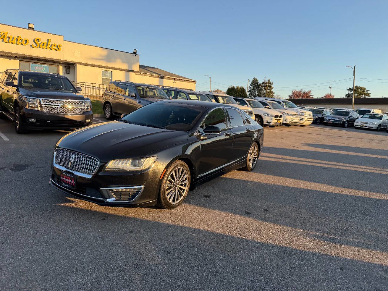 Used 2017 Lincoln MKZ Premiere image 2