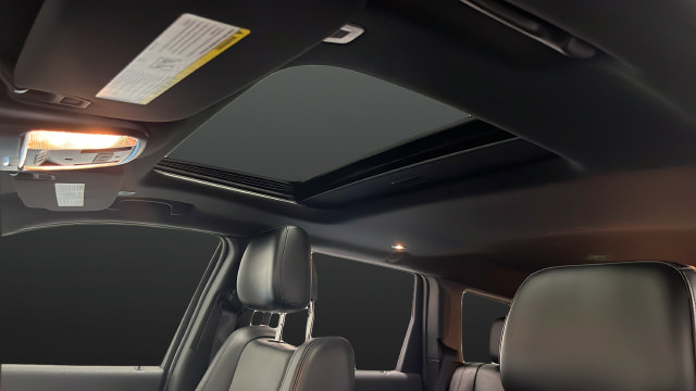 Used 2019 Jeep Grand Cherokee Limited AWD/4WD image 12