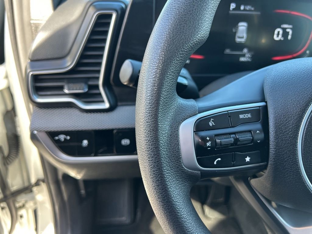 Used 2024 Kia Sportage LX image 17