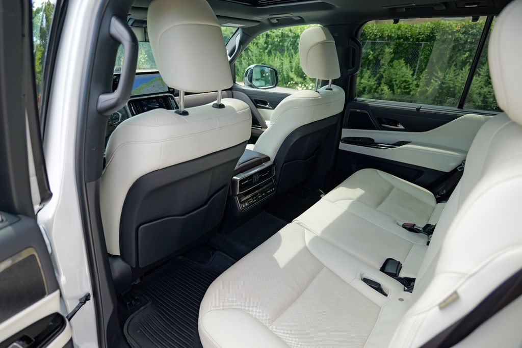 Used 2024 Lexus LX 600 4WD w/ Appearance Package image 28