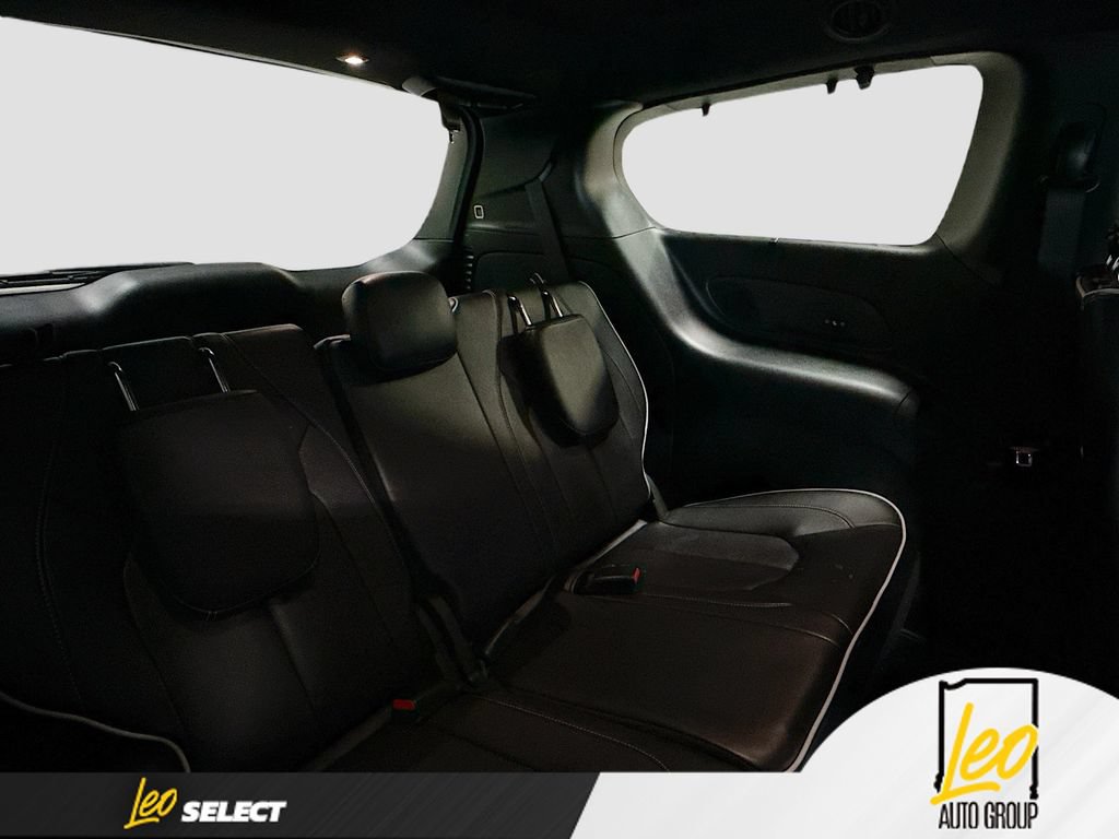 Used 2023 Chrysler Pacifica Limited w/ Uconnect Theater Family Group AWD/4WD image 32
