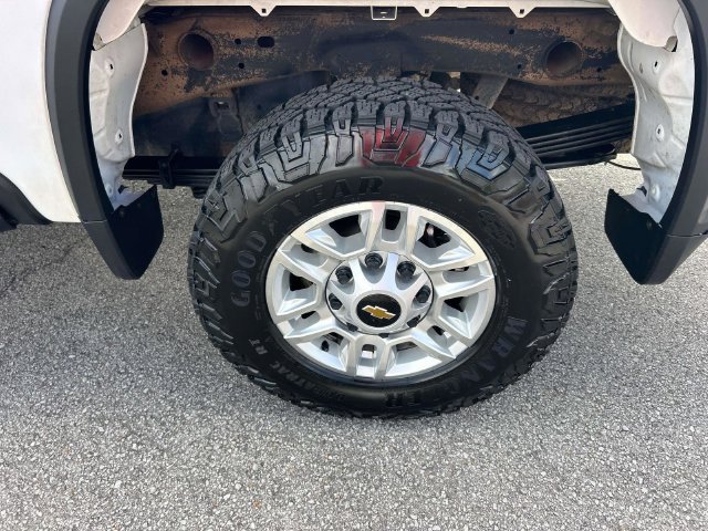 Used 2025 Chevrolet Silverado 2500 LT w/ Convenience Package AWD/4WD image 14
