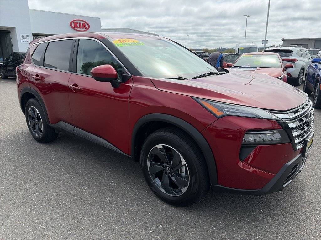 Used 2025 Nissan Rogue SV AWD/4WD image 8