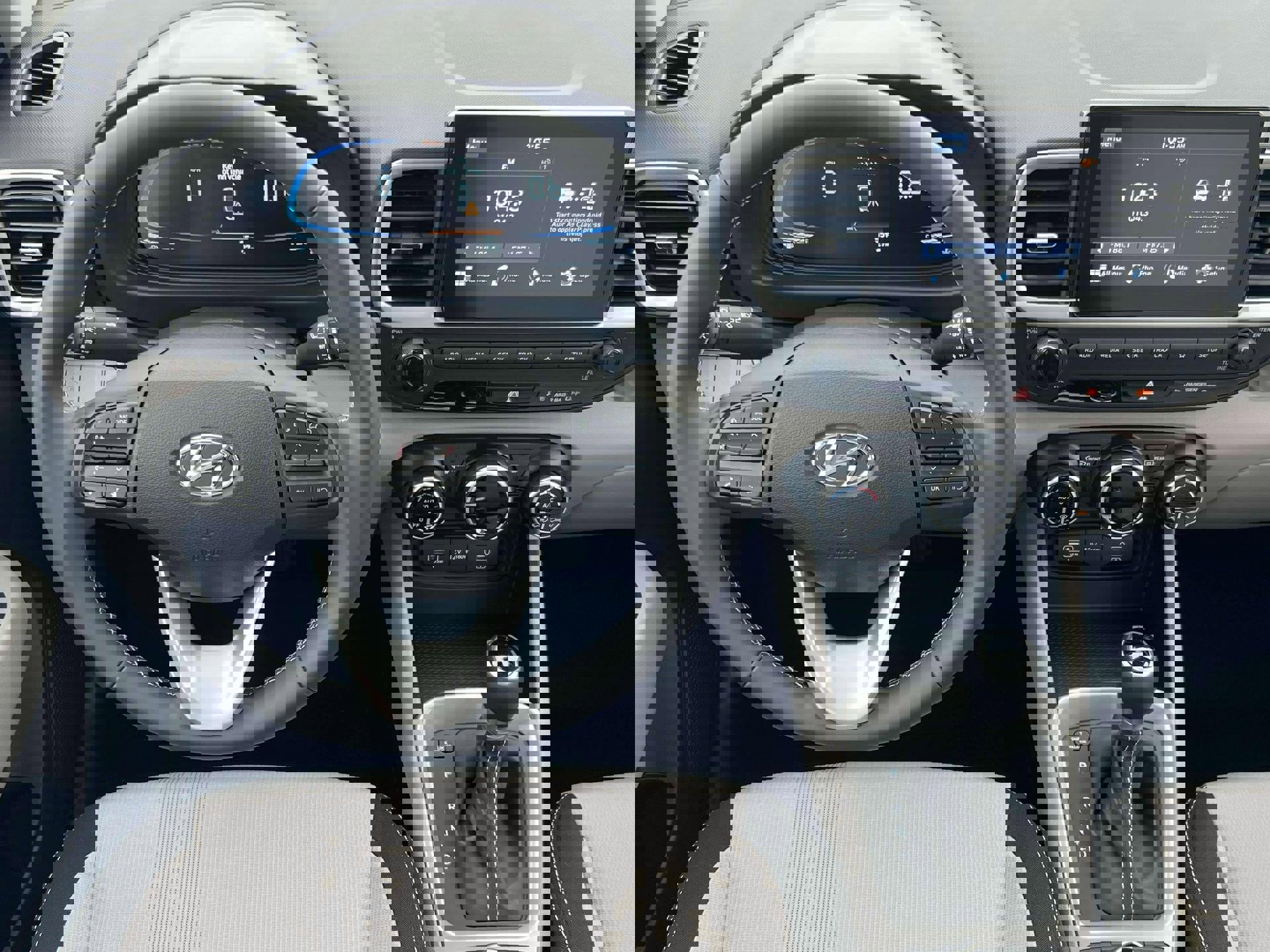 New 2025 Hyundai Venue SEL image 17