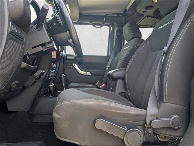 Used 2015 Jeep Wrangler Unlimited Rubicon w/ Connectivity Group image 13