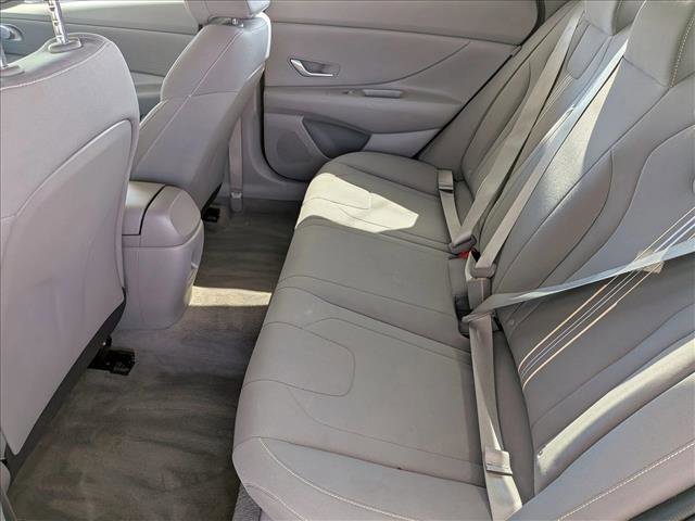 Used 2024 Hyundai Elantra SEL FWD image 18