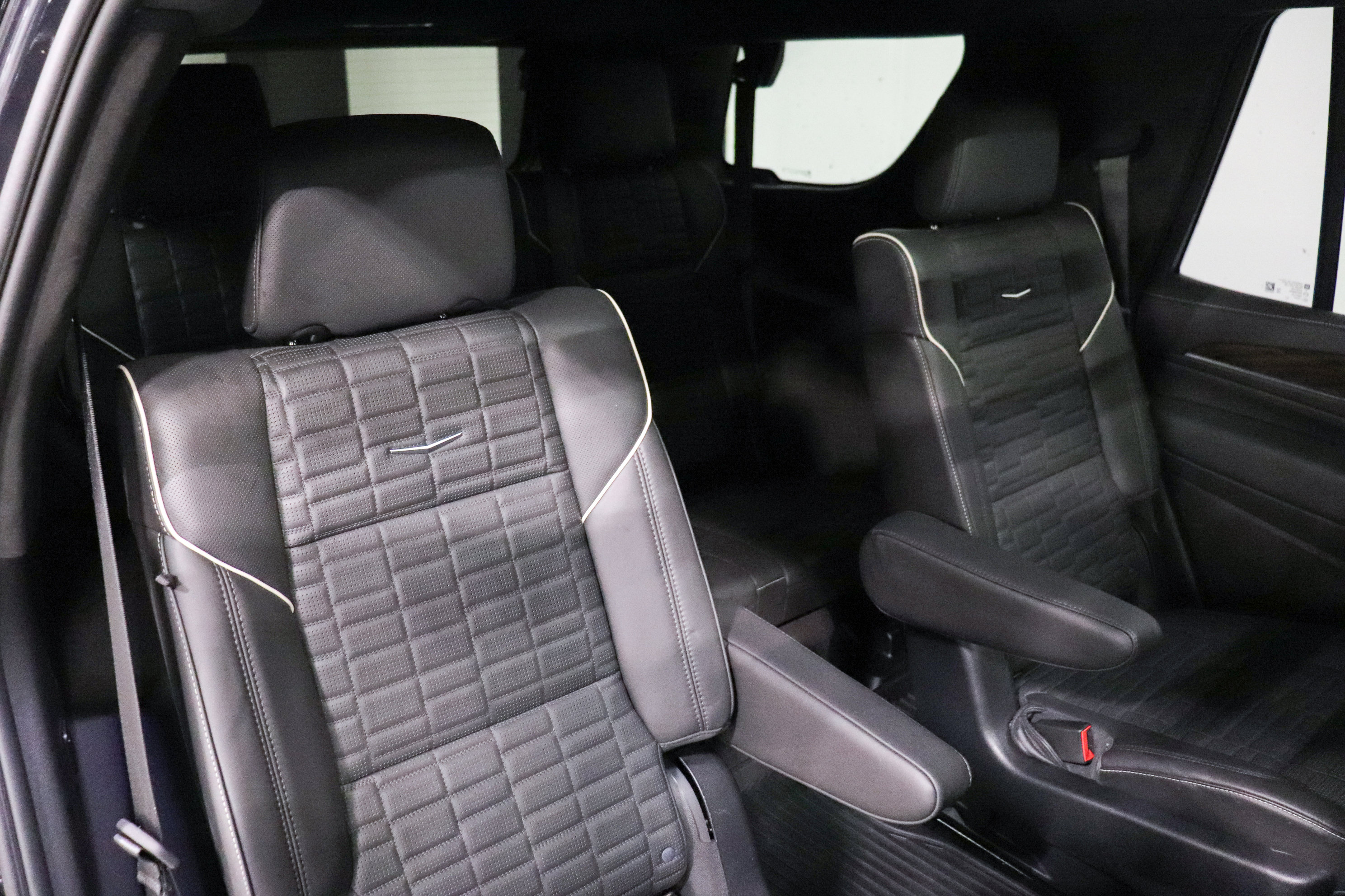 Certified 2023 Cadillac Escalade Sport Platinum w/ LPO, ONYX Package image 24