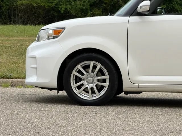 Used 2012 Scion xB FWD image 23