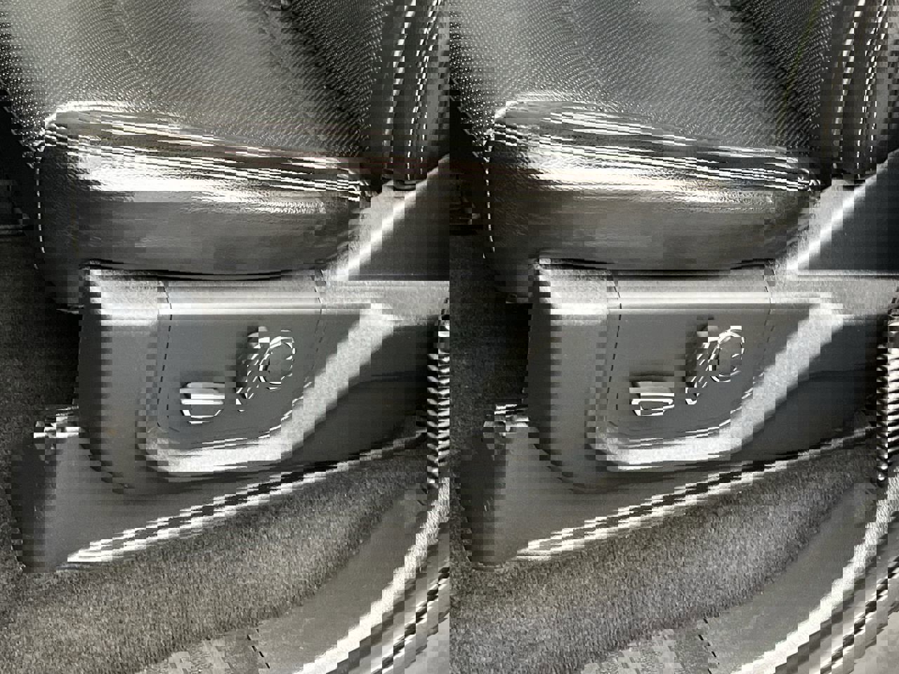 Used 2017 Ford F250 Lariat w/ Chrome Package image 12