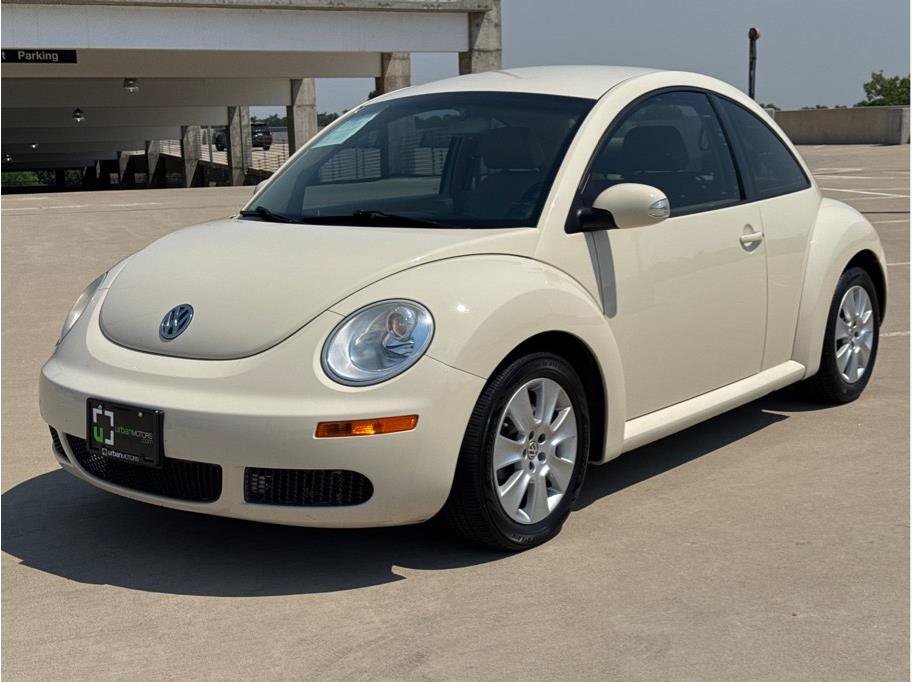 Used 2010 Volkswagen Beetle Final Edition FWD image 3