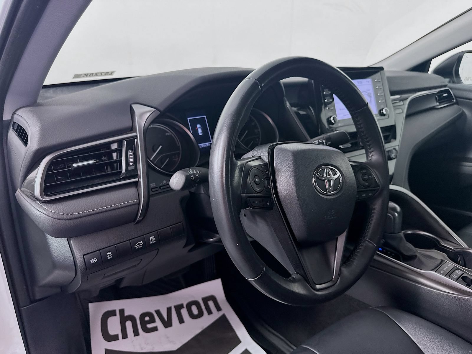 Used 2023 Toyota Camry SE FWD image 9