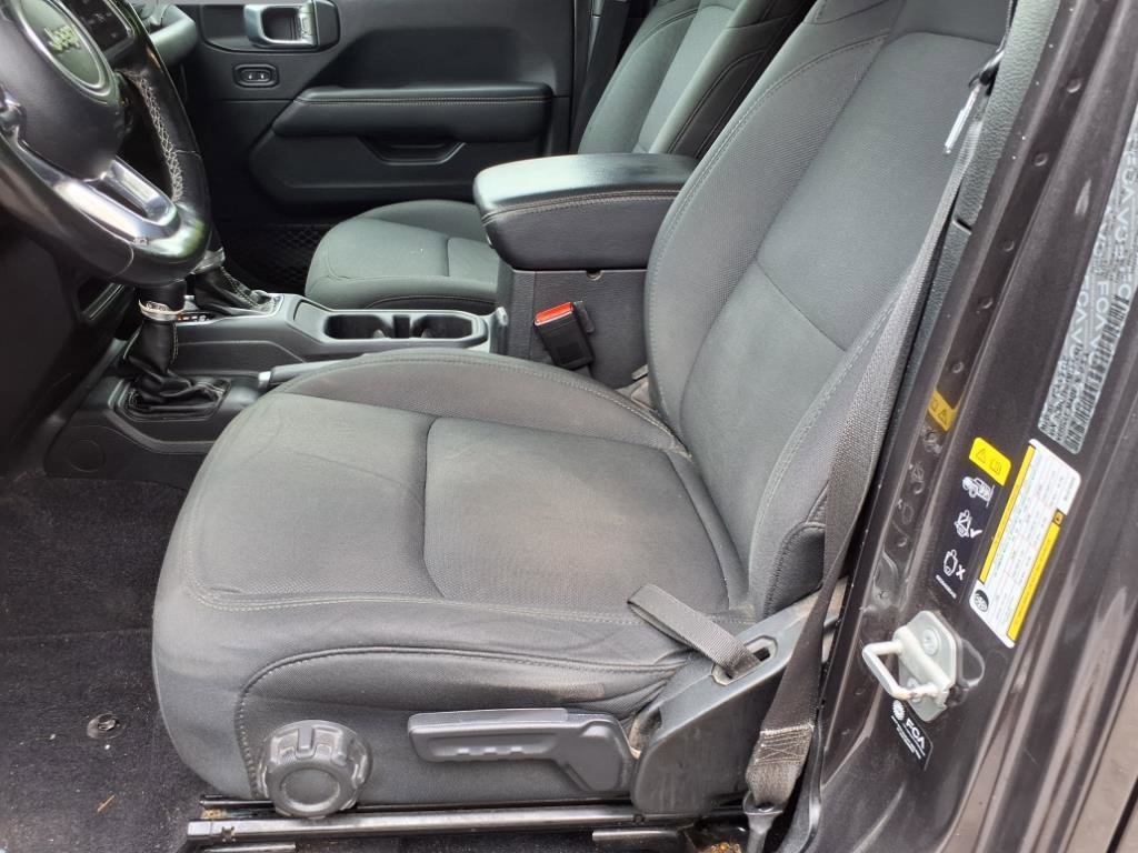 Used 2021 Jeep Gladiator Overland image 12