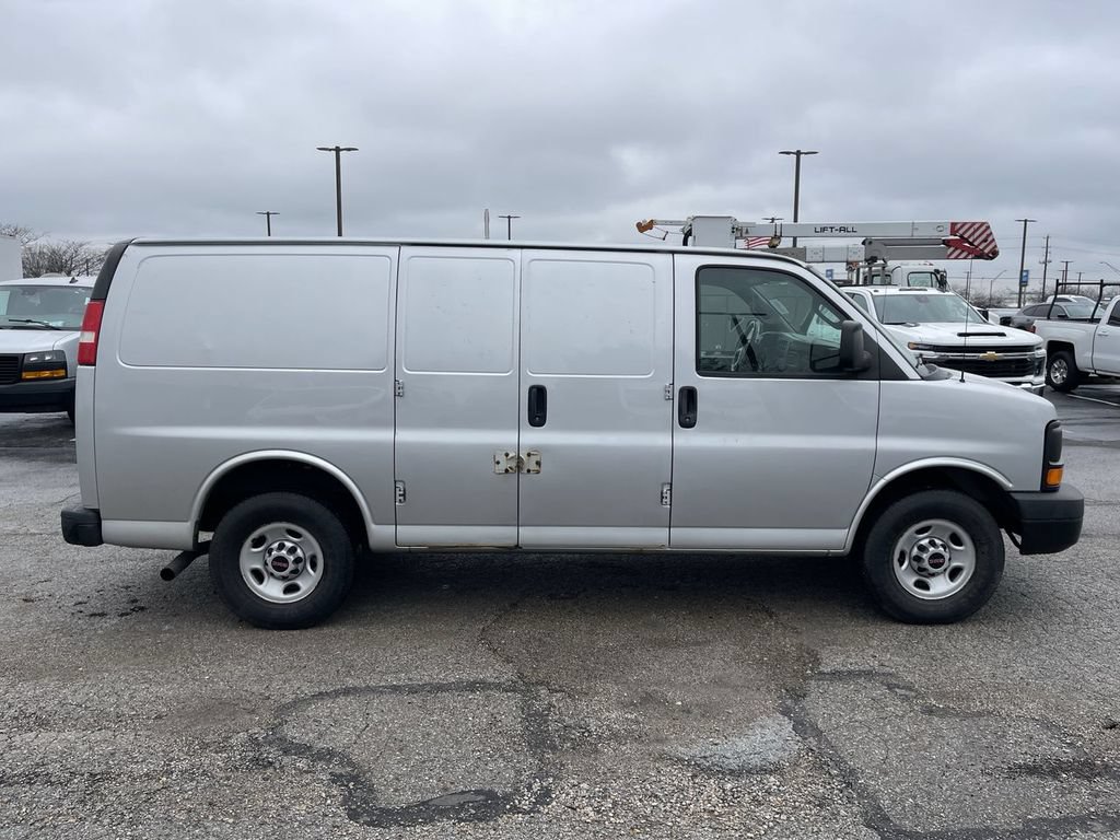 Used 2016 GMC Savana 2500 RWD image 15