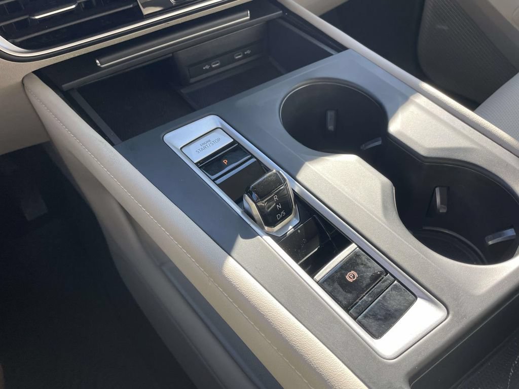 Certified 2024 Volkswagen Atlas SE FWD image 32