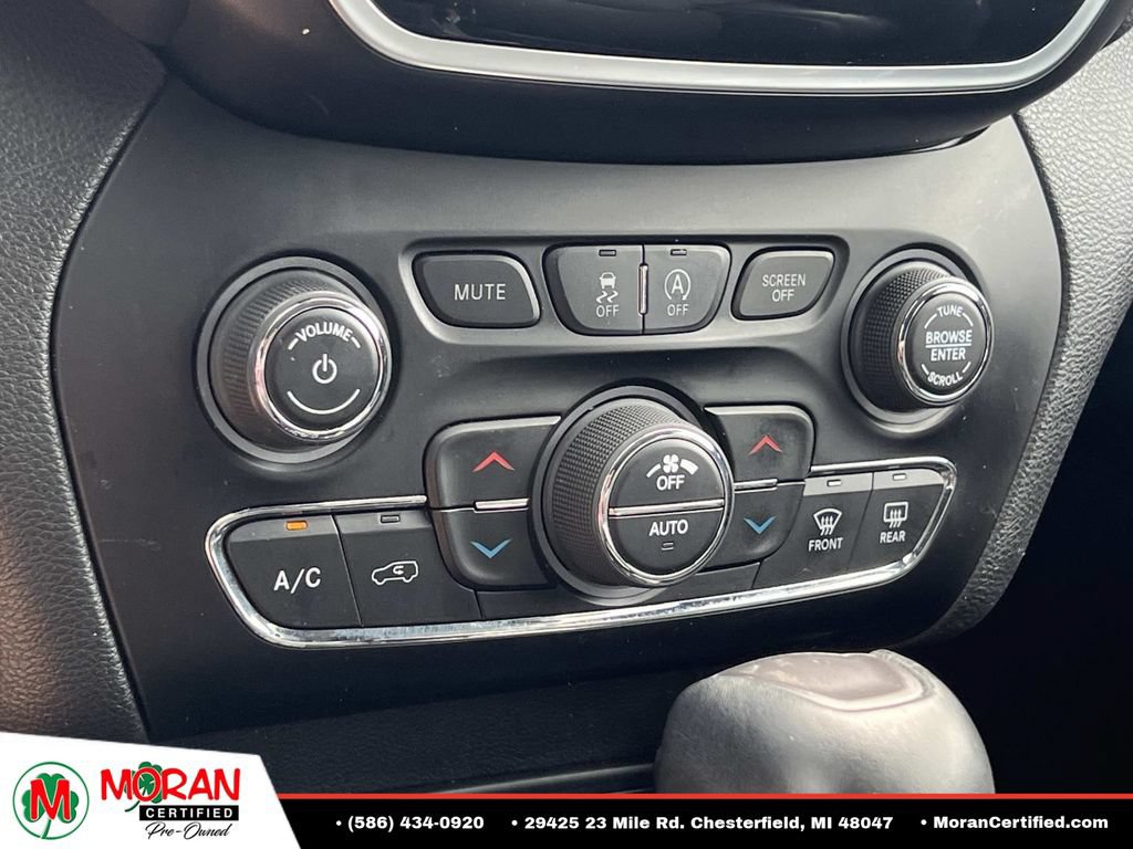Used 2020 Jeep Cherokee Limited AWD/4WD image 21
