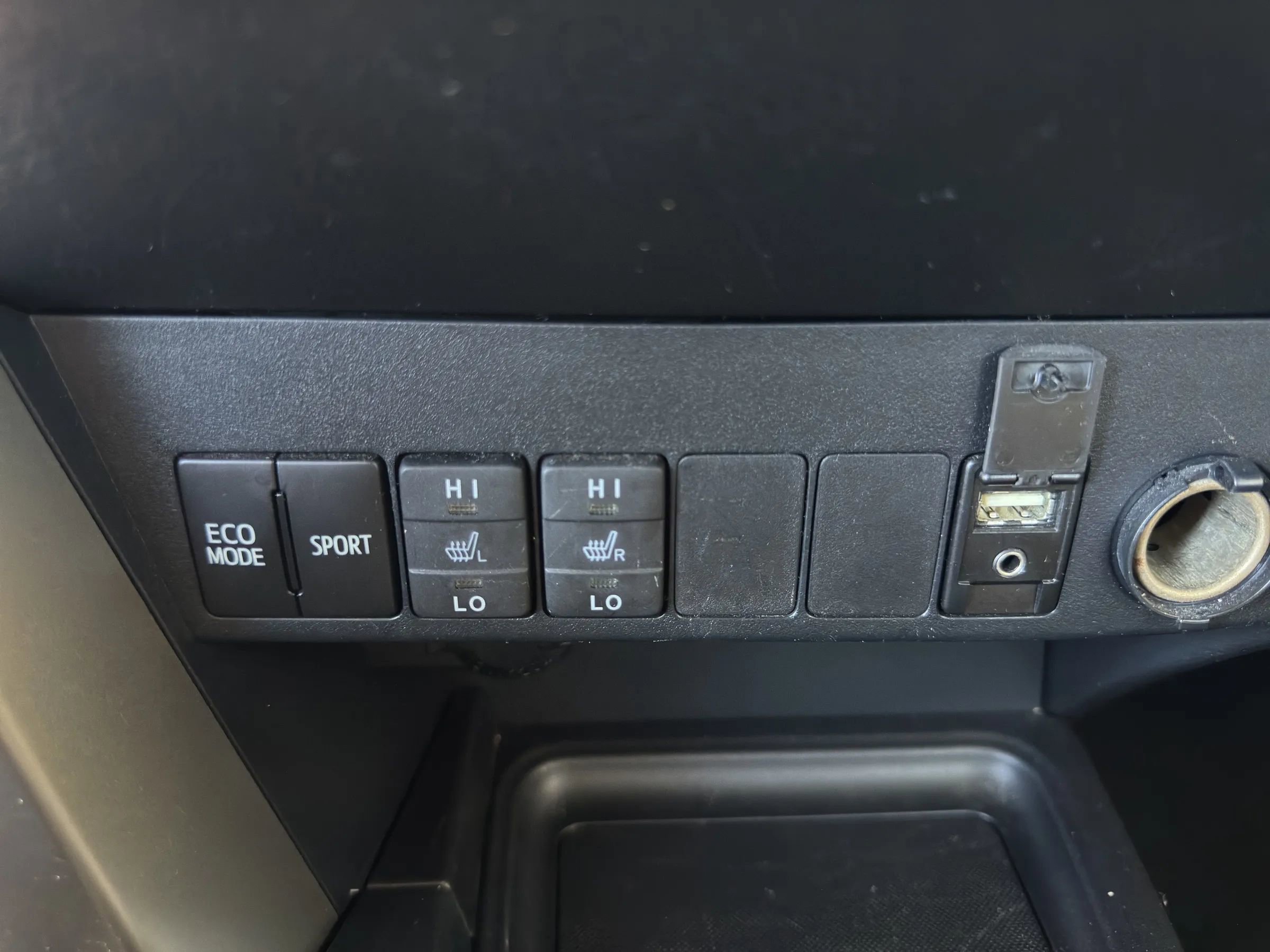 Used 2015 Toyota RAV4 Limited FWD image 35