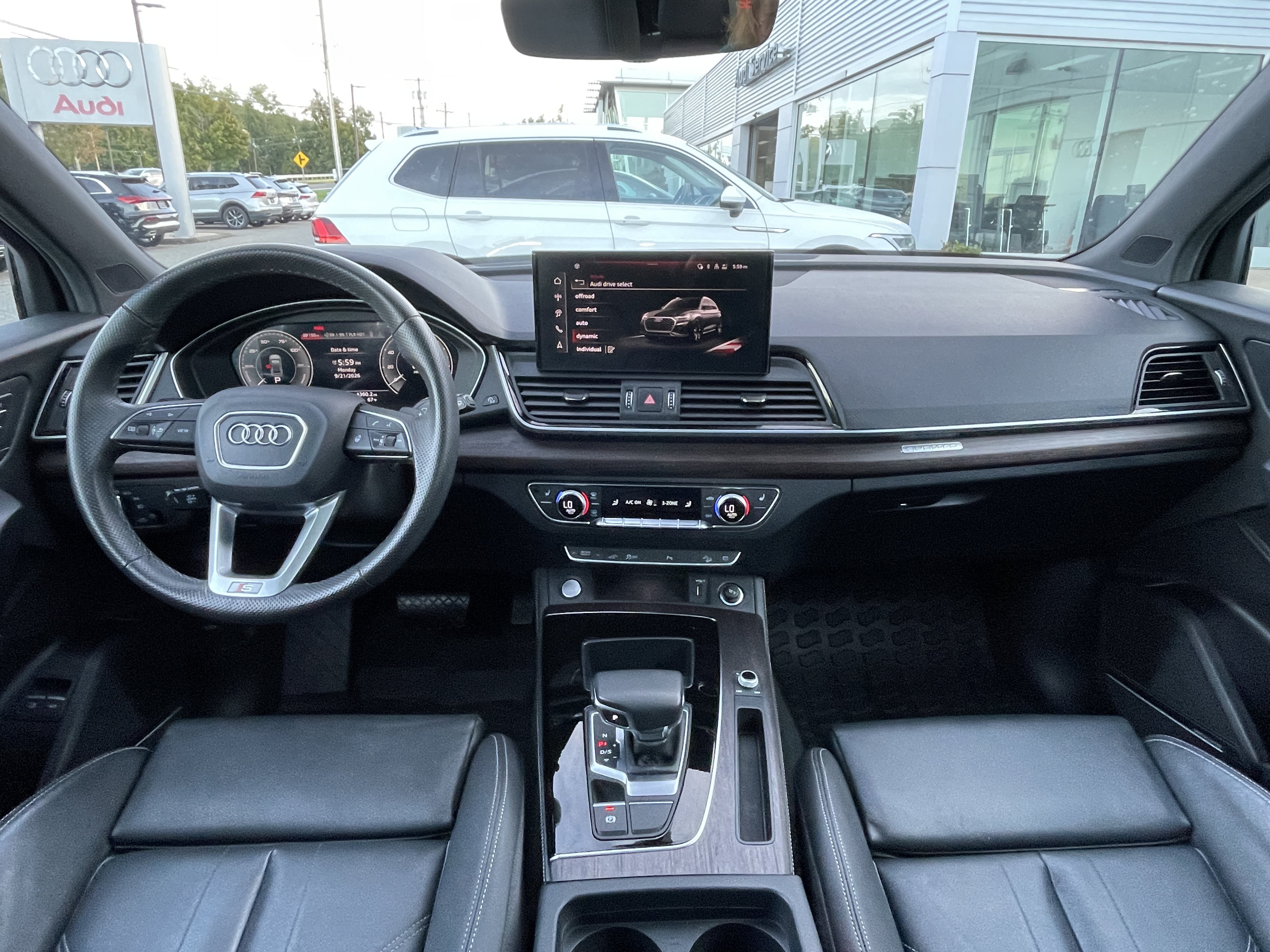 Certified 2024 Audi Q5 e Premium Plus w/ Premium Plus Package AWD/4WD image 8