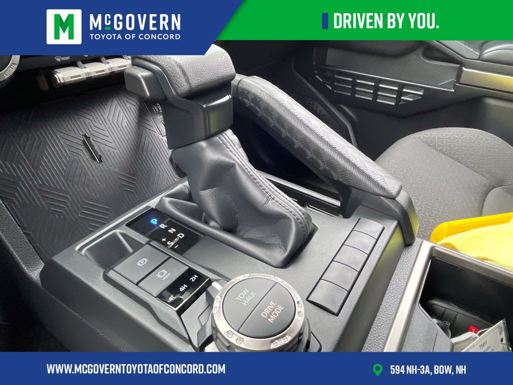 Used 2025 Toyota 4Runner SR5 AWD/4WD image 34
