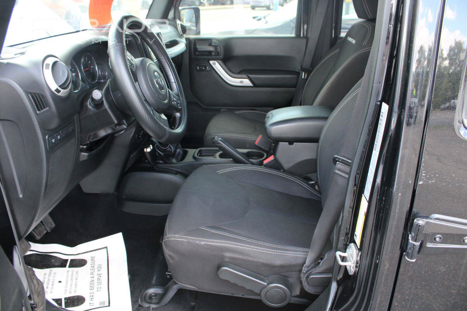 Used 2017 Jeep Wrangler Unlimited Rubicon w/ Connectivity Group AWD/4WD image 20
