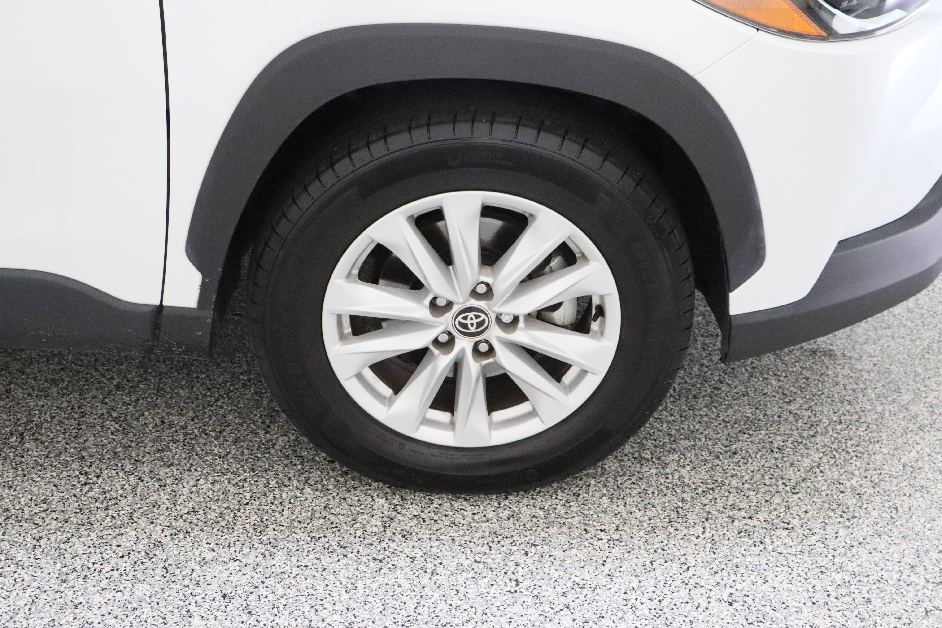 Certified 2023 Toyota Corolla Cross LE w/ Moonroof Package image 5