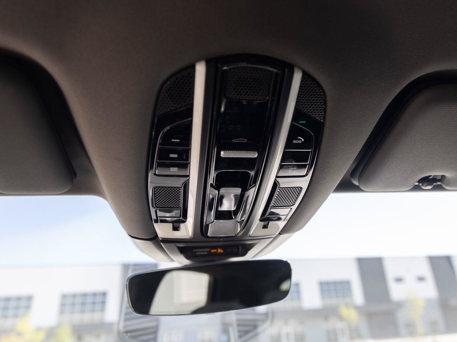 Used 2020 Porsche Cayenne AWD/4WD image 26