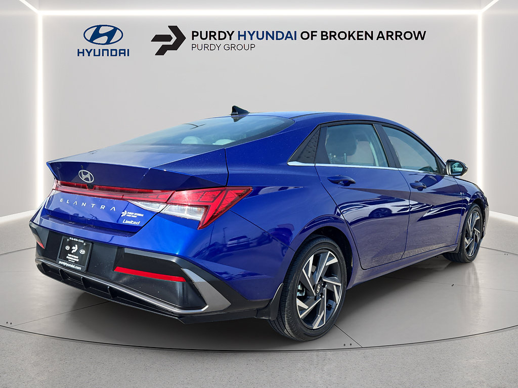 Certified 2025 Hyundai Elantra Limited FWD image 8
