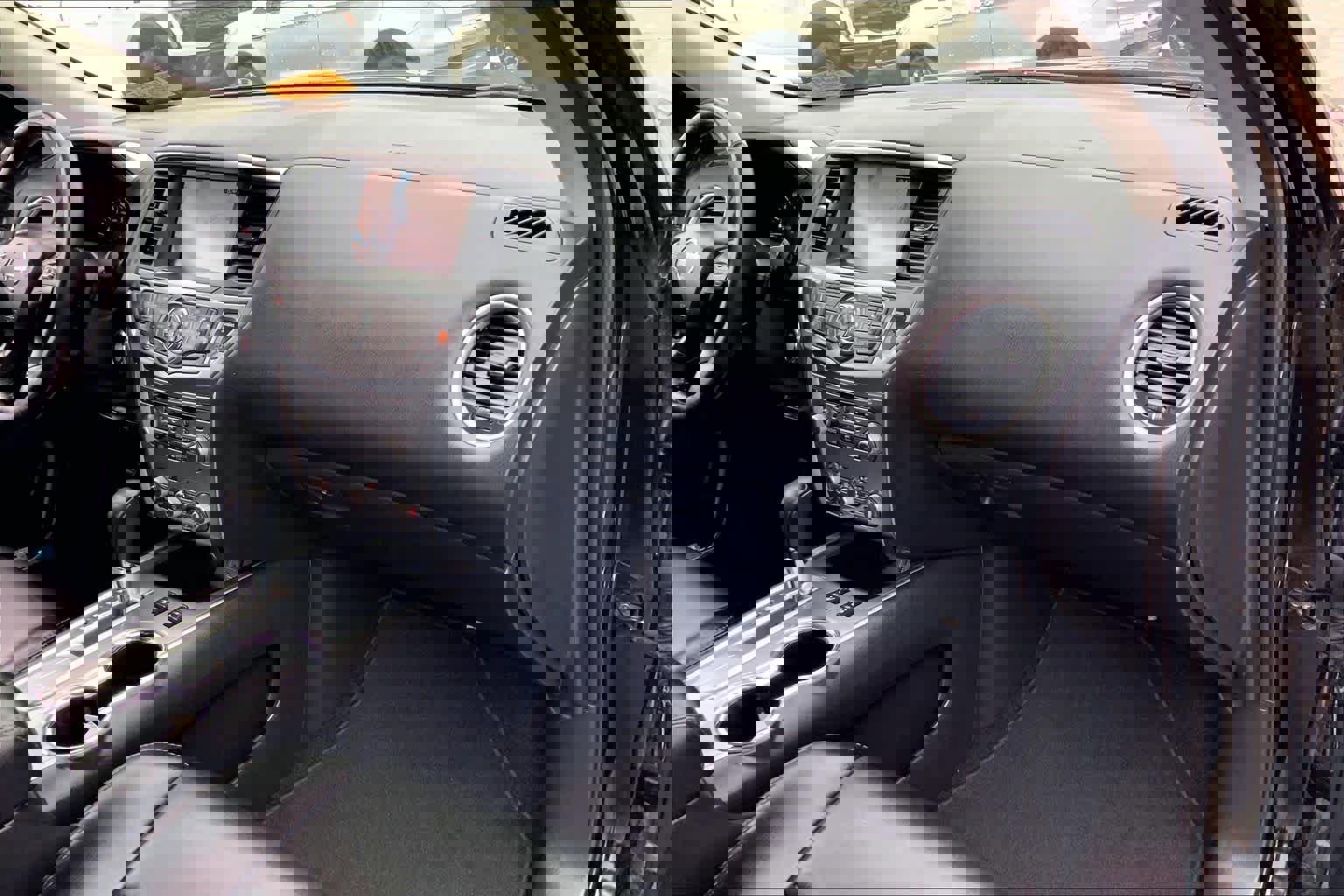 Used 2019 Nissan Pathfinder SL image 17