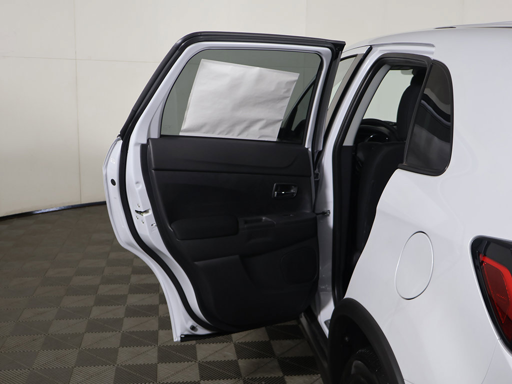 New 2027 Mitsubishi Outlander Sport LE FWD image 17
