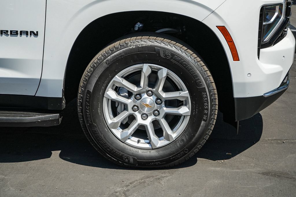 New 2026 Chevrolet Suburban LT w/ Comfort Package AWD/4WD image 11