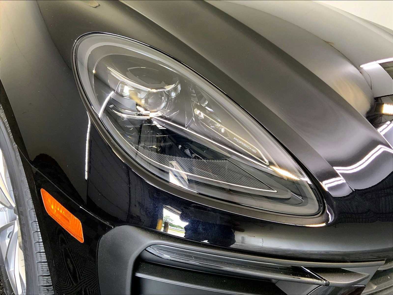 New 2025 Porsche Macan AWD/4WD image 12