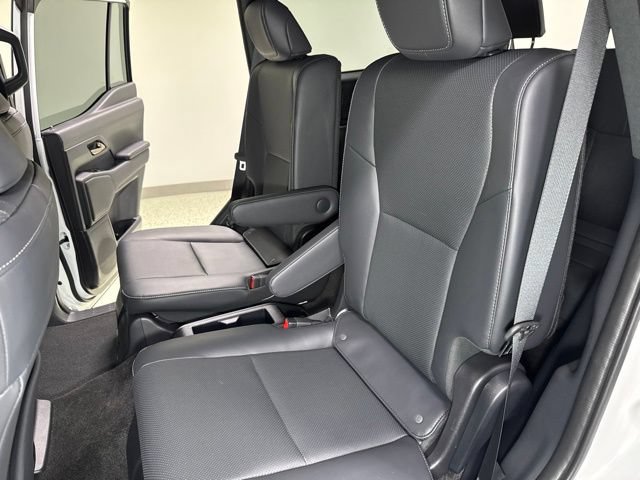 Used 2025 Lexus GX 550 w/ Accessory Package (Z1) AWD/4WD image 2